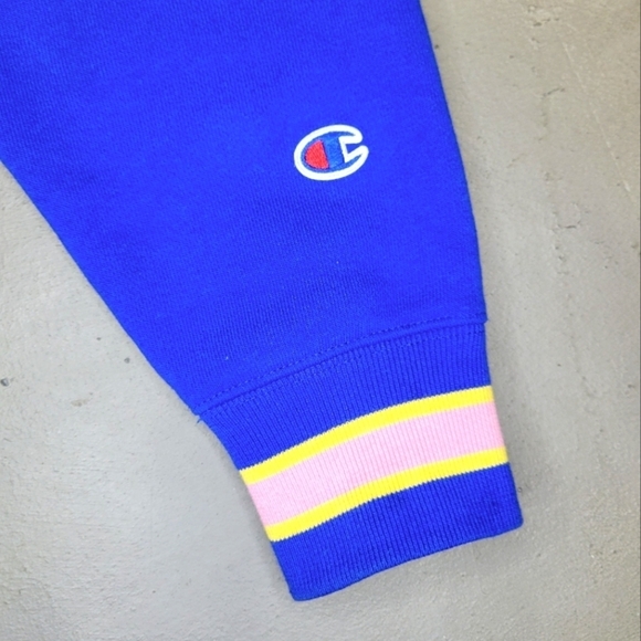 [Rare Find] CHAMPION X URBAN OUTFITTERS Exclusive V-Neck Sweatshirt Blue Size S - Picture 8 of 14